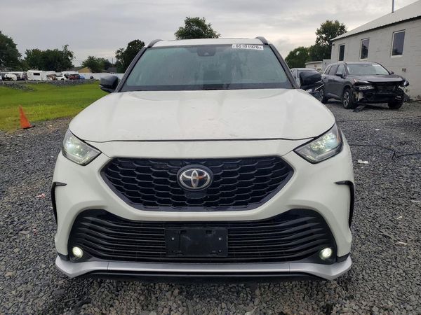 2021 TOYOTA HIGHLANDER XSE Nav & JBL