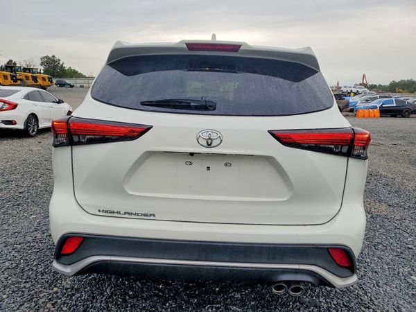 2021 TOYOTA HIGHLANDER XSE Nav & JBL