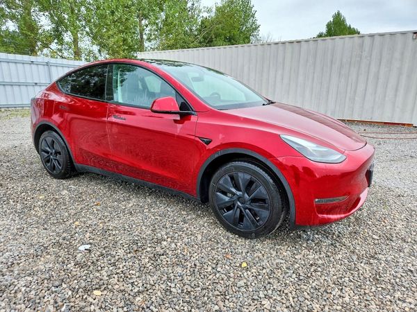 2025 TESLA MODEL Y