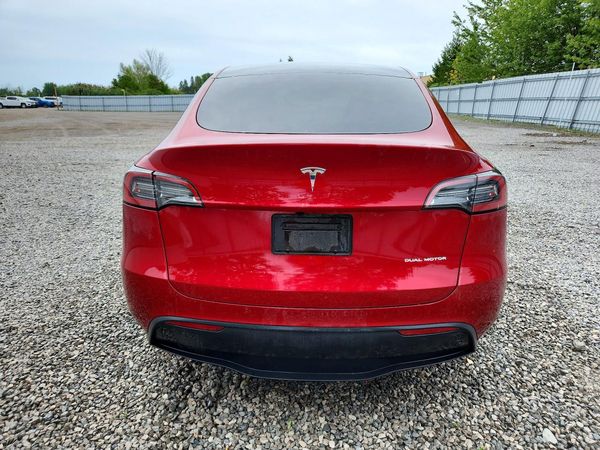 2025 TESLA MODEL Y