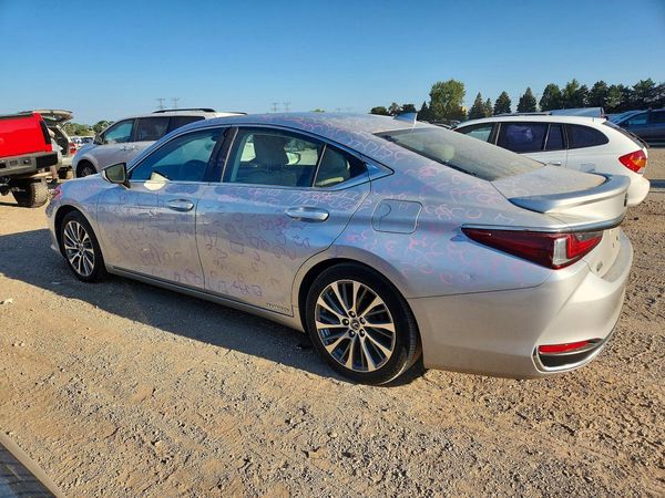 2020 LEXUS ES 300h Premium
