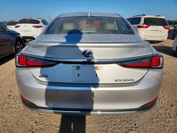 2020 LEXUS ES 300h Premium