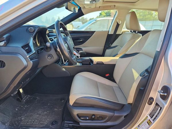 2020 LEXUS ES 300h Premium