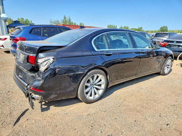 2013 BMW 740 xDrive