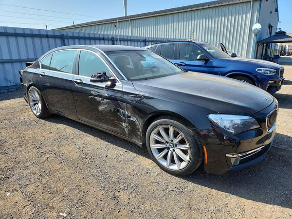 2013 BMW 740 xDrive