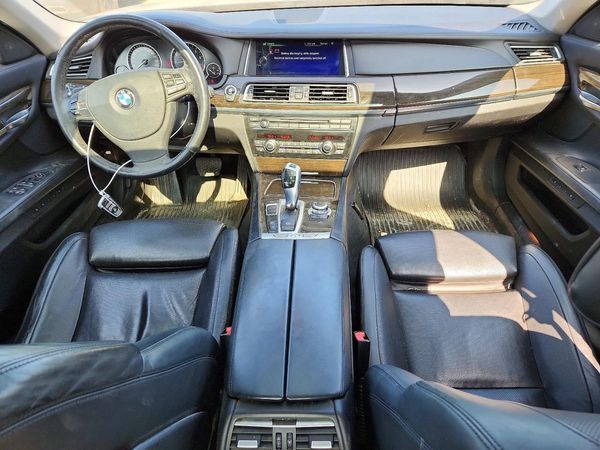 2013 BMW 740 xDrive