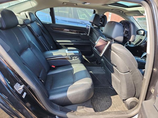2013 BMW 740 xDrive