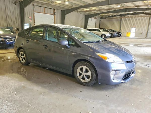 2014 TOYOTA PRIUS