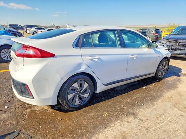 2019 HYUNDAI IONIQ SEL (HEV)