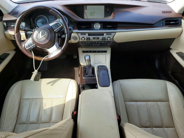 2017 LEXUS ES