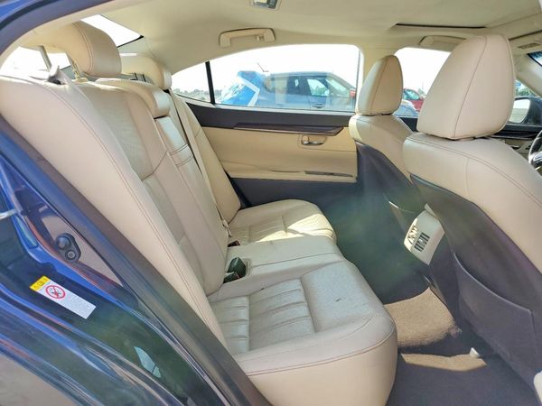 2017 LEXUS ES