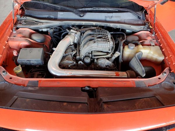 2019 DODGE CHALLENGER SXT — Engine bay