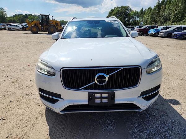 2017 VOLVO XC90 Momentum