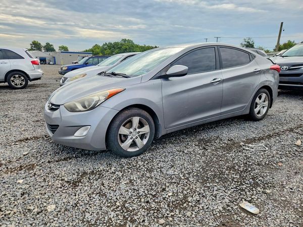 2013 HYUNDAI ELANTRA