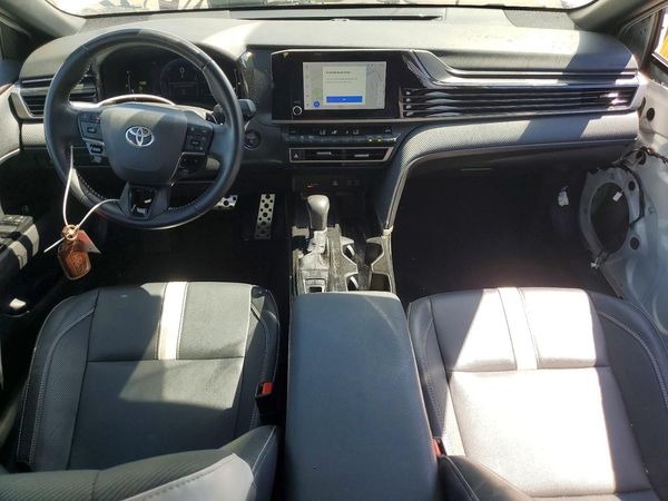 2025 TOYOTA CAMRY