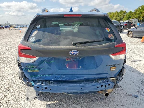 2022 SUBARU FORESTER