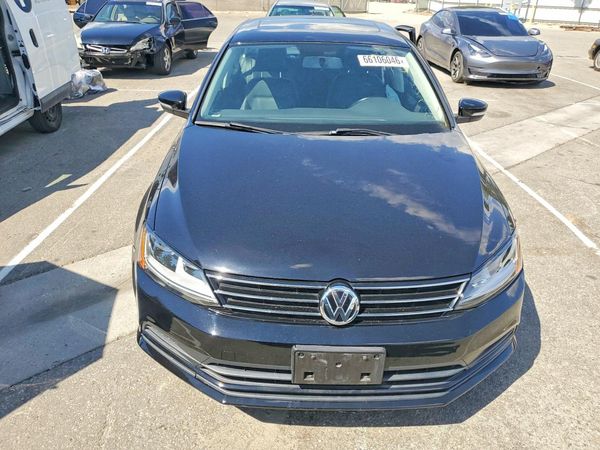 2017 VOLKSWAGEN JETTA SE
