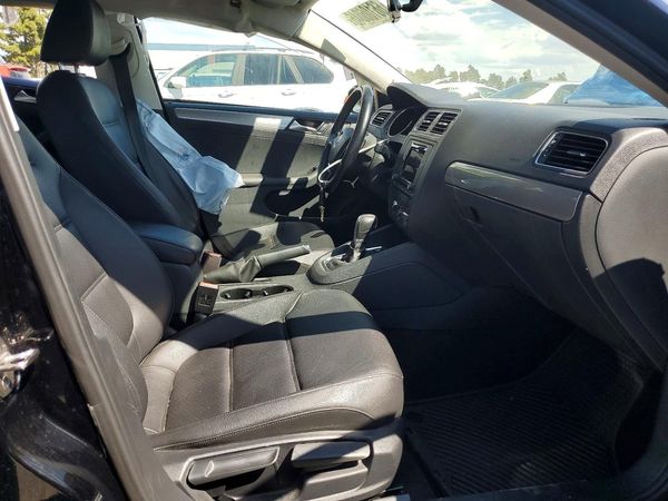 2017 VOLKSWAGEN JETTA SE