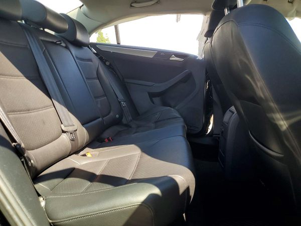 2017 VOLKSWAGEN JETTA SE