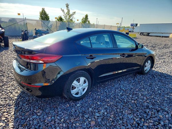 2017 HYUNDAI ELANTRA SE Base