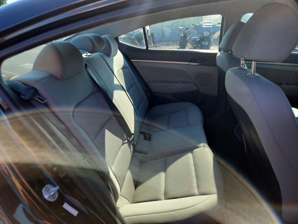 2017 HYUNDAI ELANTRA SE Base