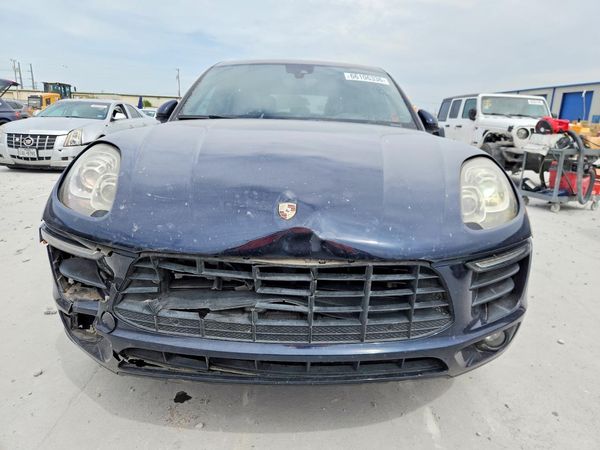 2018 PORSCHE MACAN