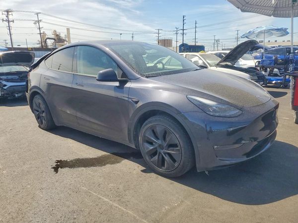 2024 TESLA MODEL Y