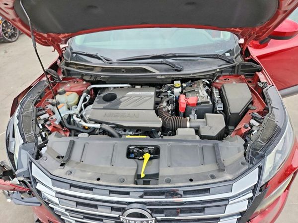 2025 NISSAN ROGUE SV — Engine bay