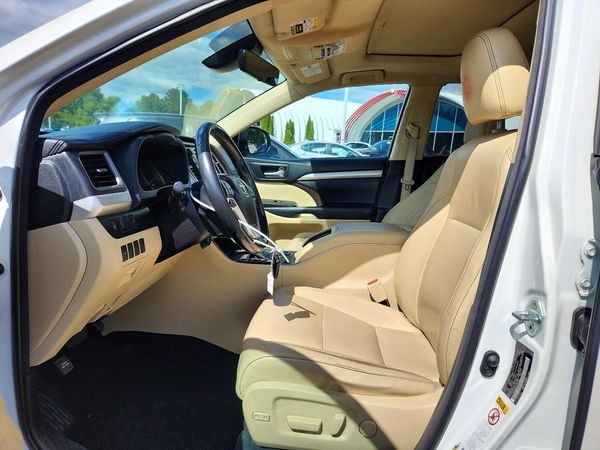 2018 TOYOTA HIGHLANDER SE/XLE — DENT