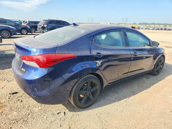 2013 HYUNDAI ELANTRA