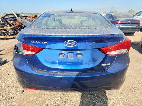 2013 HYUNDAI ELANTRA