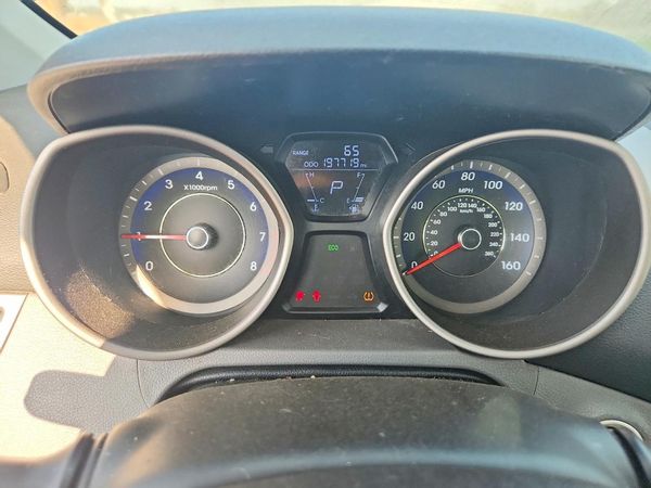 2013 HYUNDAI ELANTRA