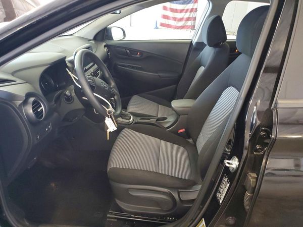 2021 HYUNDAI KONA SE