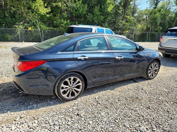 2013 HYUNDAI SONATA
