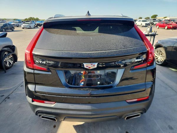 2023 CADILLAC XT4 Luxury