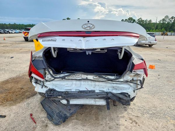 2021 HYUNDAI ELANTRA