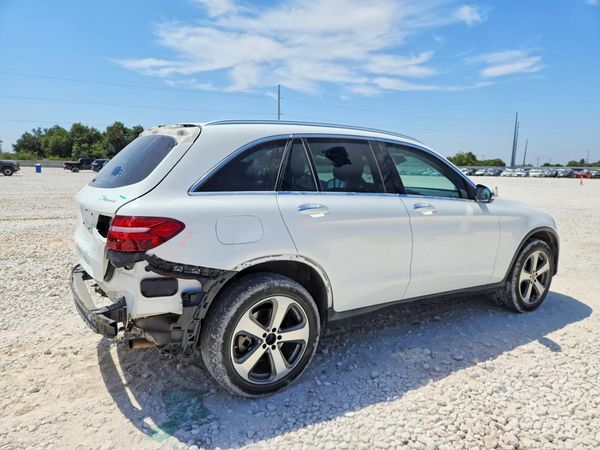 2017 MERCEDES-BENZ GLC GLC300 Base-4M