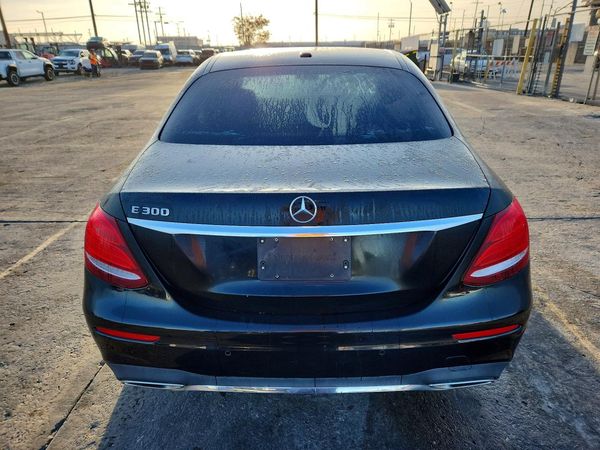 2017 MERCEDES-BENZ E E300