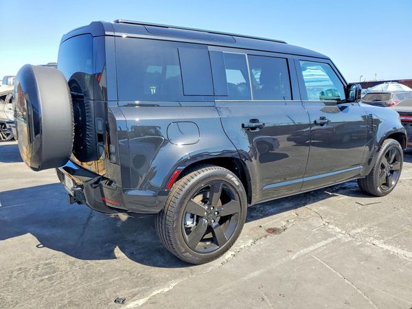 2026 LAND ROVER DEFENDER