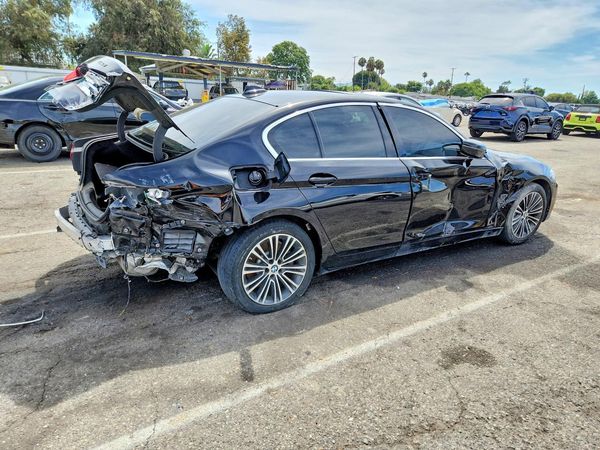 2019 BMW 530