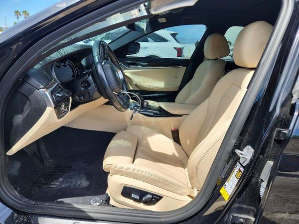 2019 BMW 530
