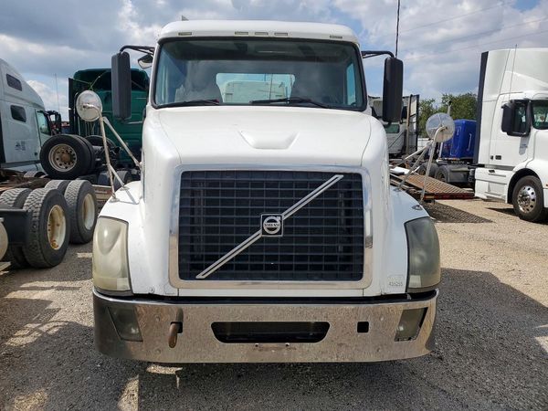 2012 VOLVO VNL