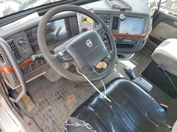 2012 VOLVO VNL