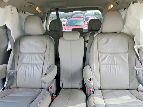 2017 TOYOTA SIENNA
