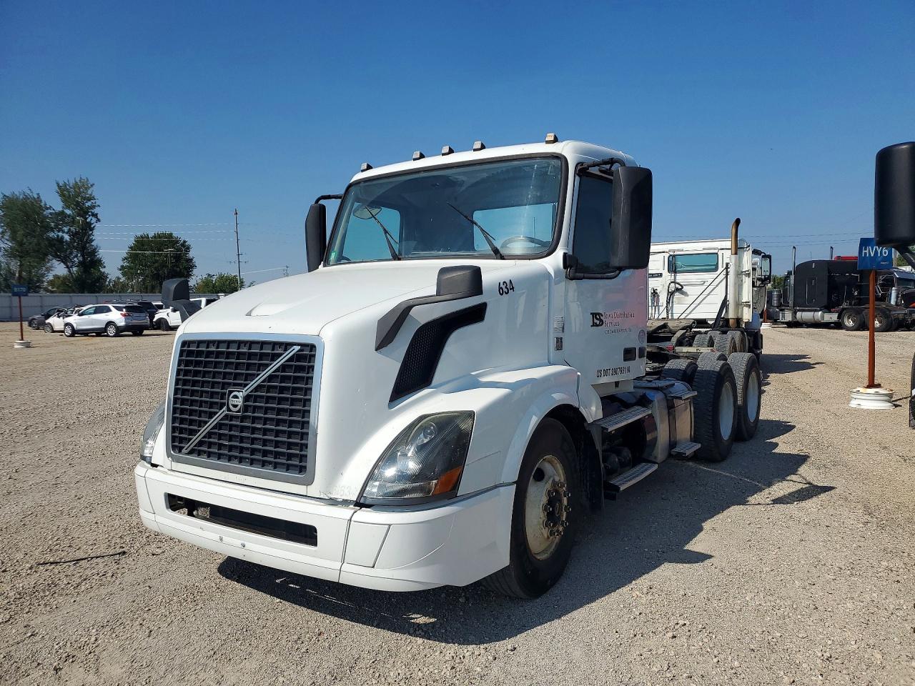 2016 VOLVO VN