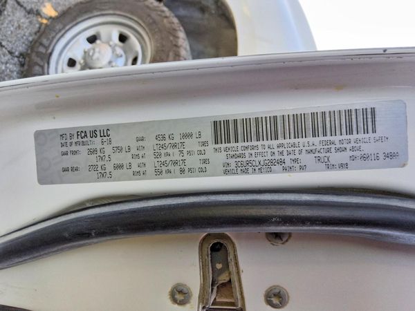 2018 RAM 2500 ST — VINS