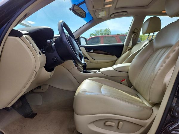 2017 INFINITI QX50 — DENT