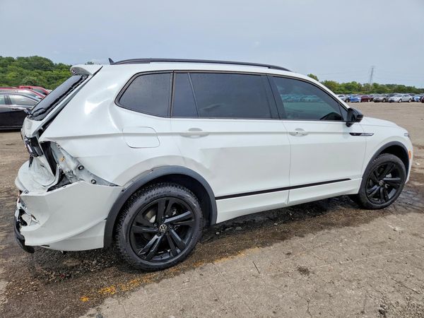 2024 VOLKSWAGEN TIGUAN 4Motion SE R-Line Black