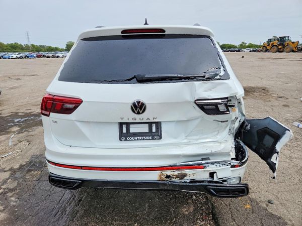 2024 VOLKSWAGEN TIGUAN 4Motion SE R-Line Black