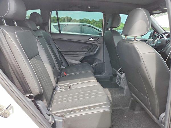 2024 VOLKSWAGEN TIGUAN 4Motion SE R-Line Black